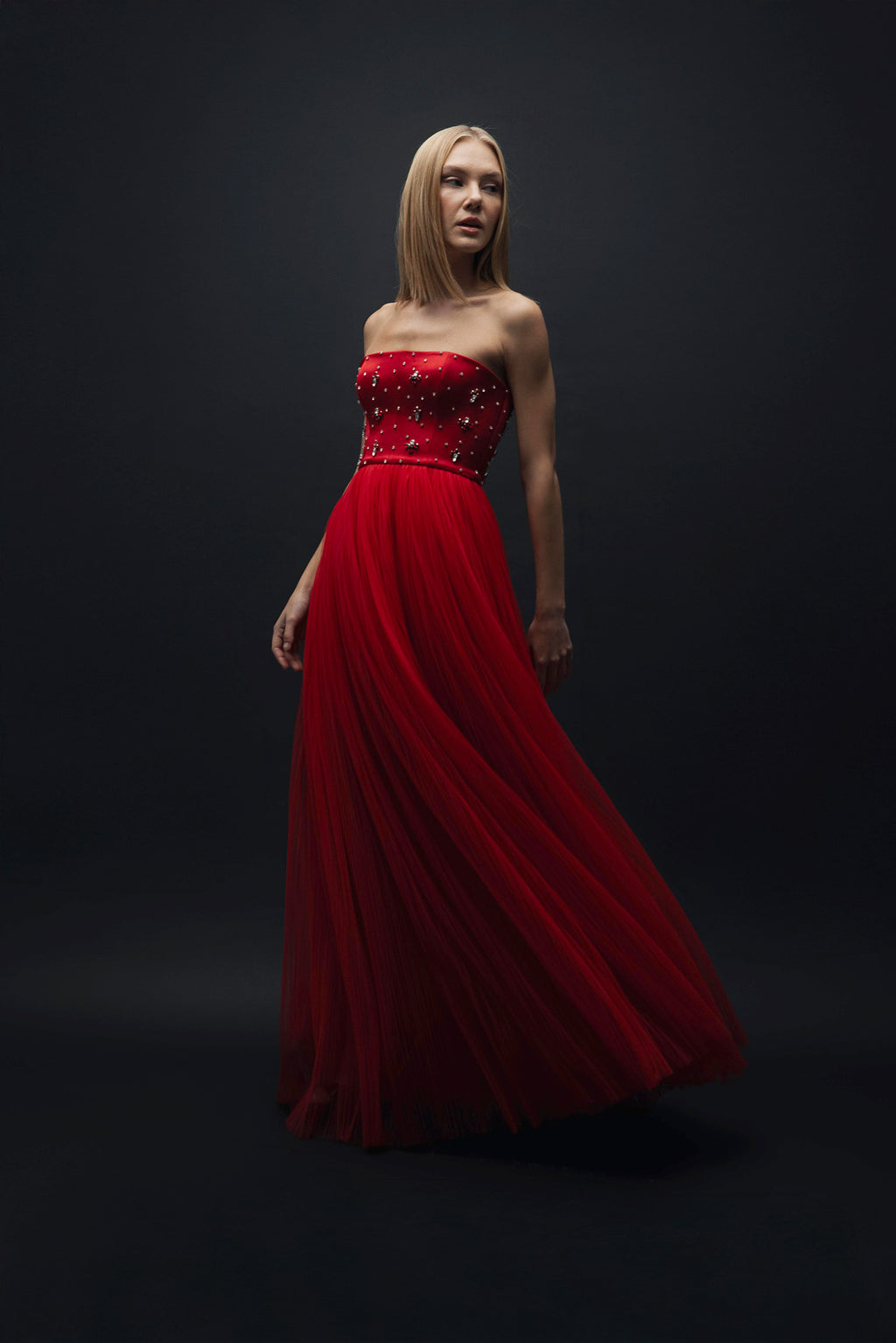 Ruby – Kırmızı Kristal Taş İşlemeli Drape Detaylı Uzun Elbise