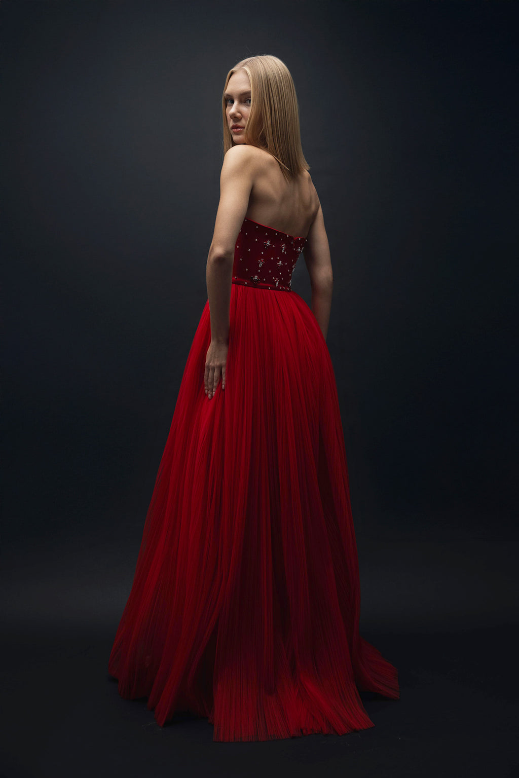 Ruby – Kırmızı Kristal Taş İşlemeli Drape Detaylı Uzun Elbise