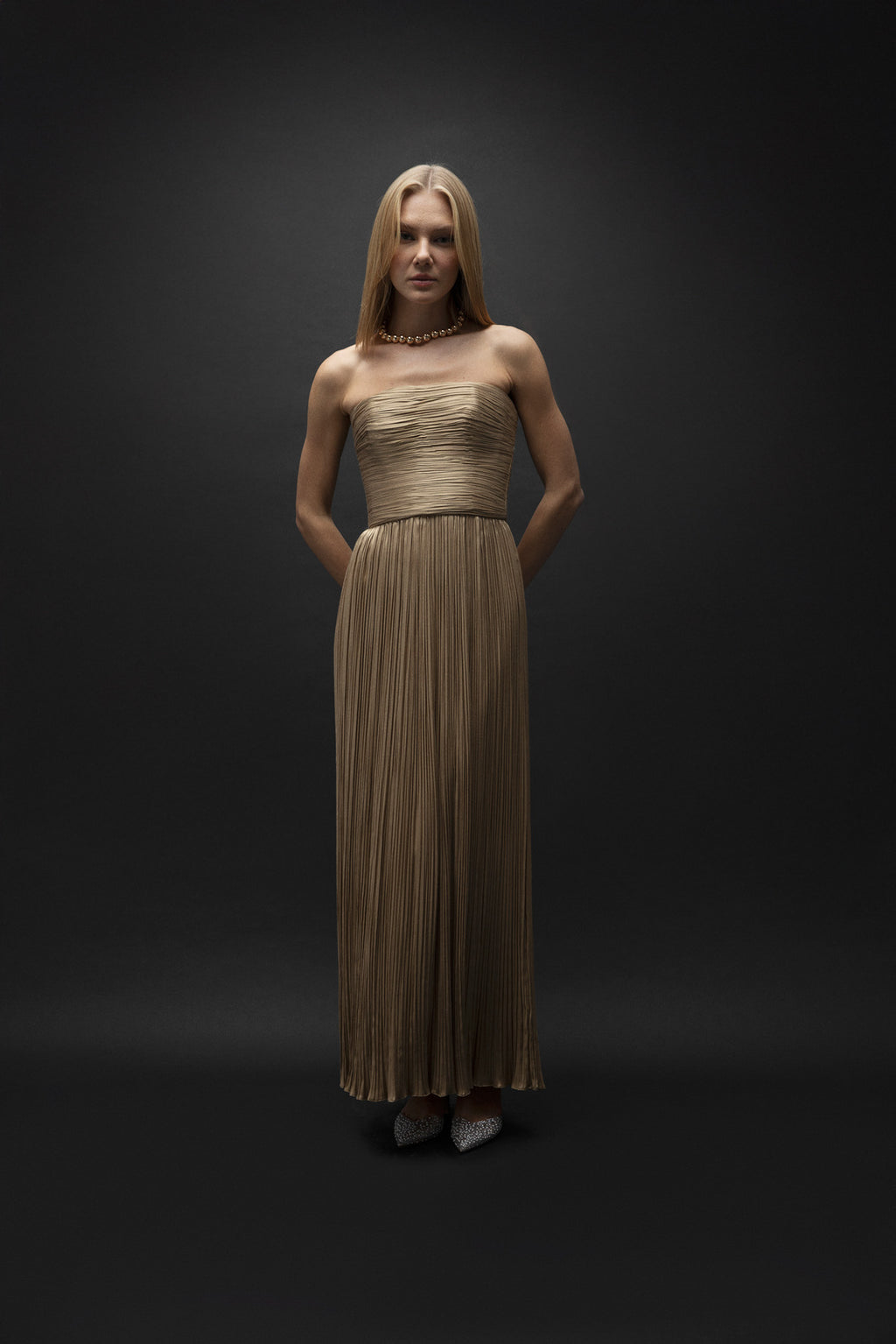 Tial – Gold Drape Detaylı Straplez Midi Elbise